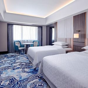 Club Twin Room